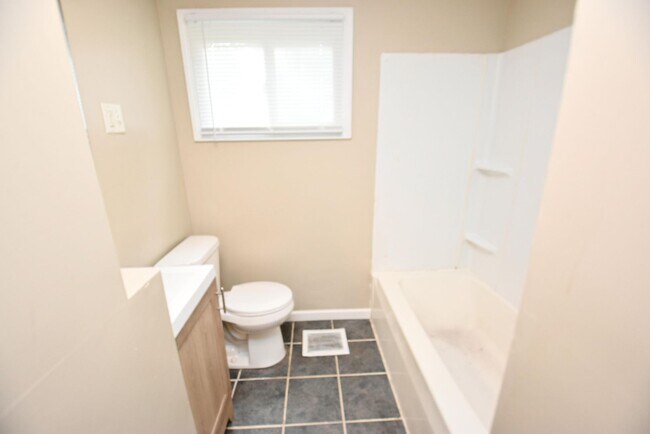 Building Photo - South Bend home for rent