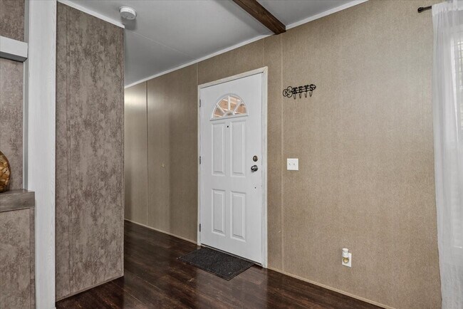 Building Photo - 211 Woodstock