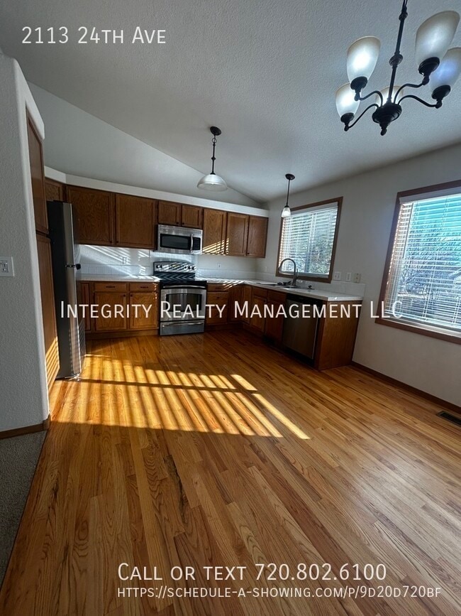 Building Photo - 2113 24th Ave