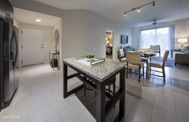 Building Photo - 1052 NW 87th Ave