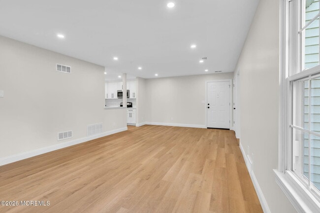 Building Photo - 18-7 Augusta Ct