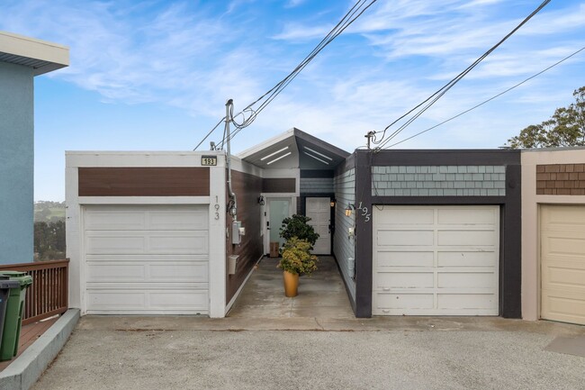 Primary Photo - 195 Bepler St
