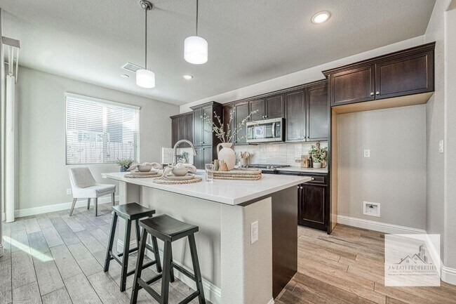 Building Photo - Stunning Granville Home in Copper River Canvas Gated Community!