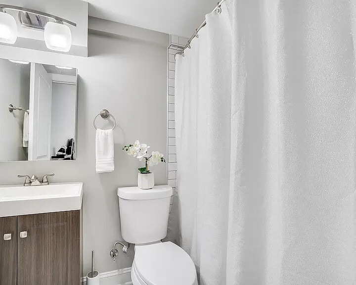 Building Photo - 1258 Holbrook Ter NE