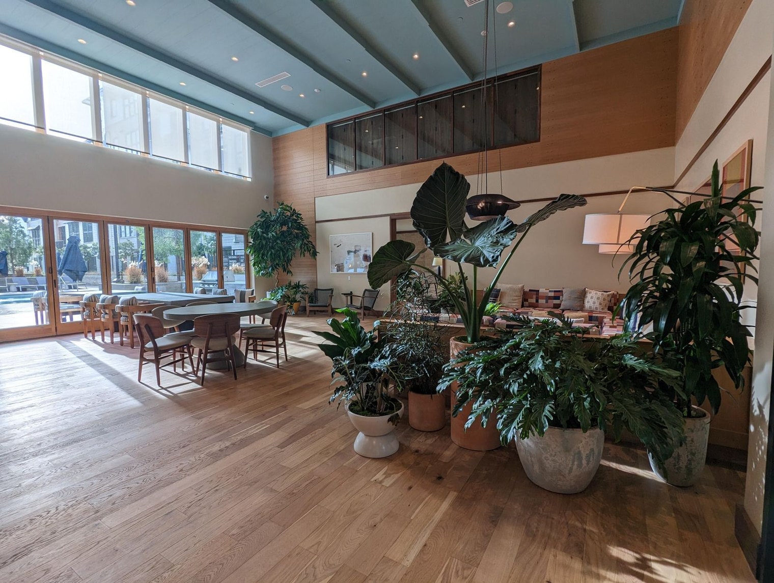 Building Photo - 1746 Villa St