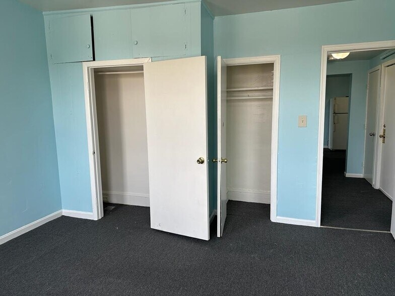 Building Photo - 4101 Fernhill Ave
