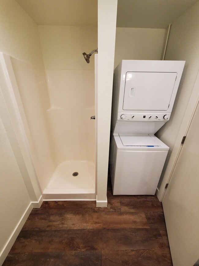 Building Photo - 2322 College St