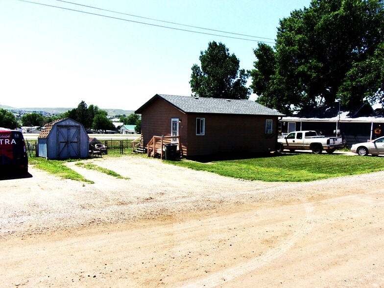 Building Photo - 223 Country Rd