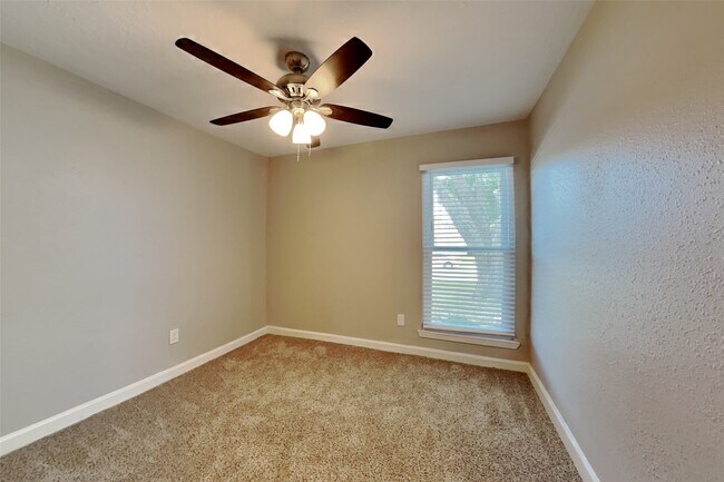 Building Photo - 216 Tara Plantation Dr
