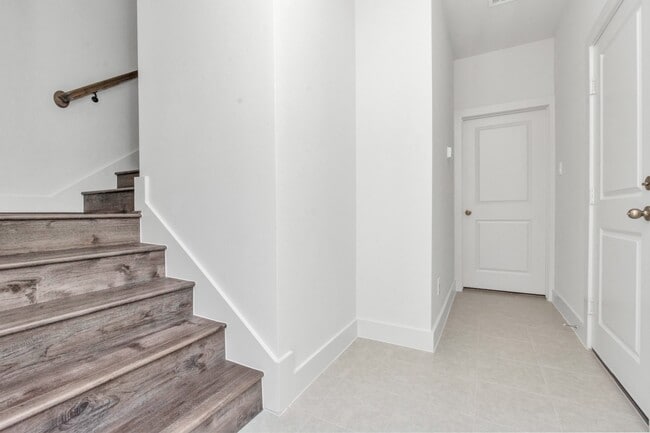 Building Photo - 2007 Bauer Dr