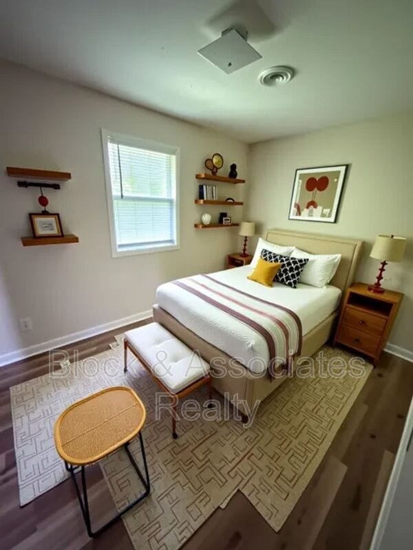 Building Photo - 628 Dixon Ave