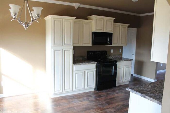 Building Photo - 159 Harvick Cir
