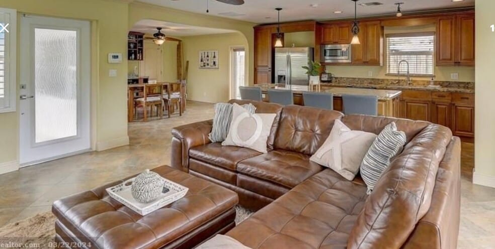 Building Photo - 2625 SE 5th St