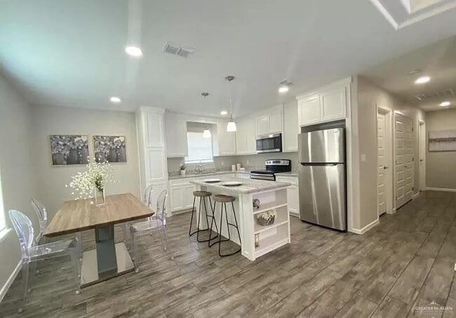 Building Photo - 11 Golden Nugget