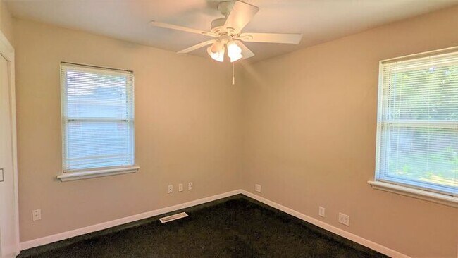 Building Photo - 3 Bed 1.5 Bath 2 Car Garage -Casady Hills ...
