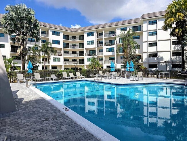 Building Photo - 900 River Reach Dr