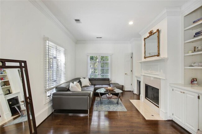 Building Photo - 2760 Carmon on Wesley NW