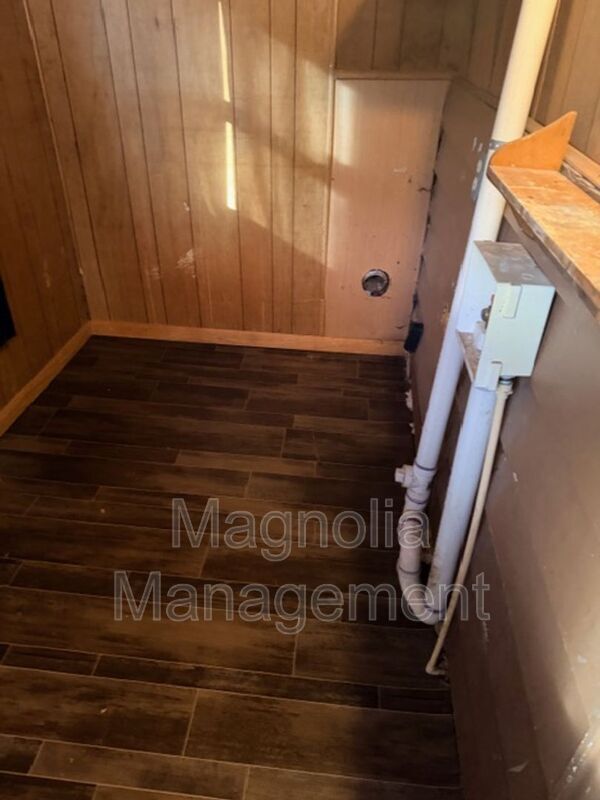 Building Photo - 2036 Raleigh Rd