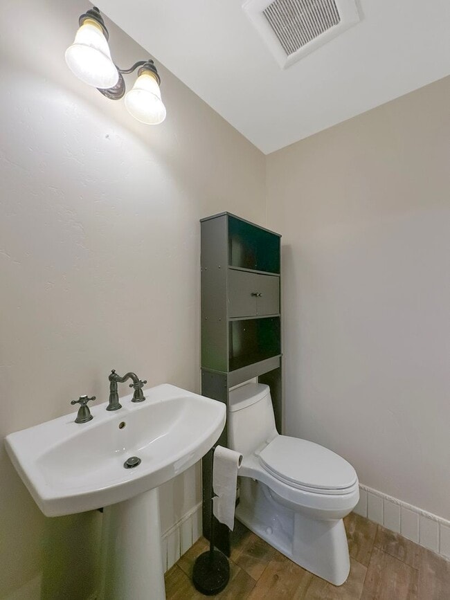 Building Photo - 301 S French St