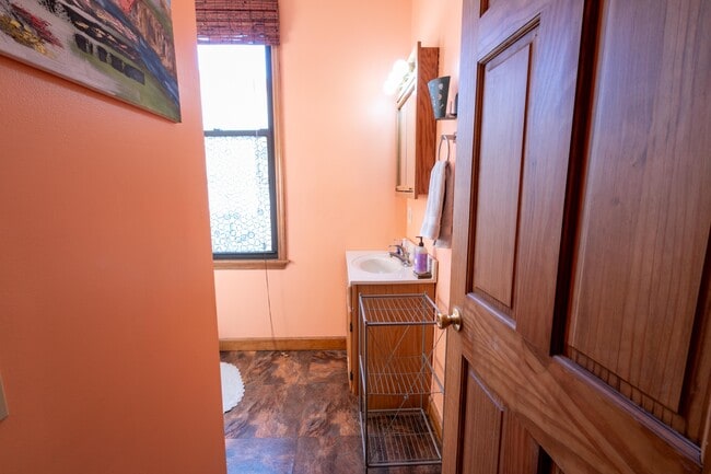 Building Photo - 1241 Bates Ave