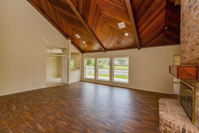 Building Photo - 1231 Creekford Cir