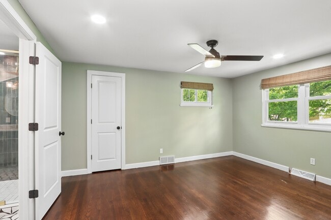 Building Photo - 8125 Lamar Ave