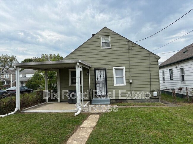 Building Photo - 506 Kammer Ave