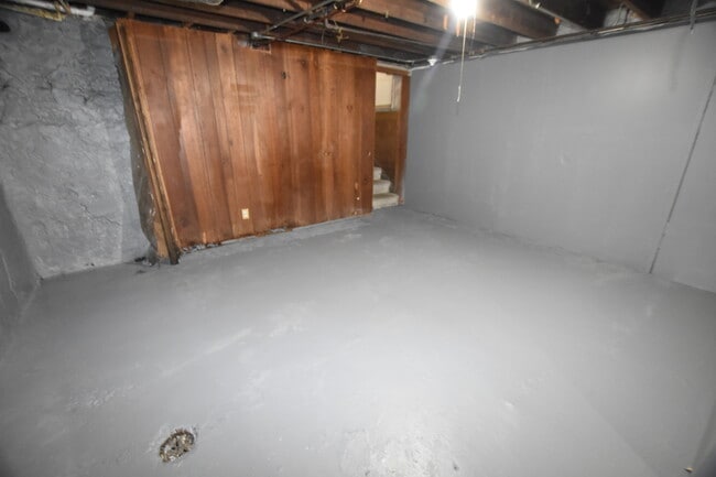 Building Photo - 451 Marion Ave