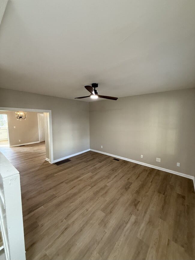 Building Photo - 4509 Fenwick Ave