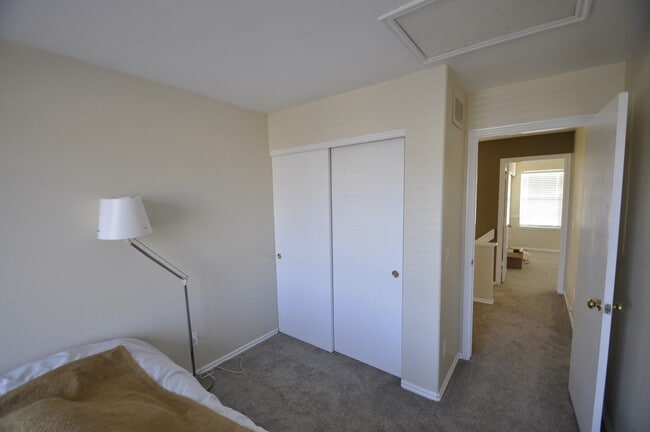 Building Photo - 5108 Sydney Ave