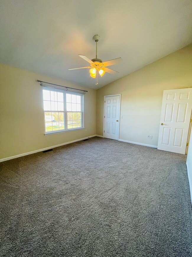 Building Photo - Townhouse for Rent in Beacon Hill