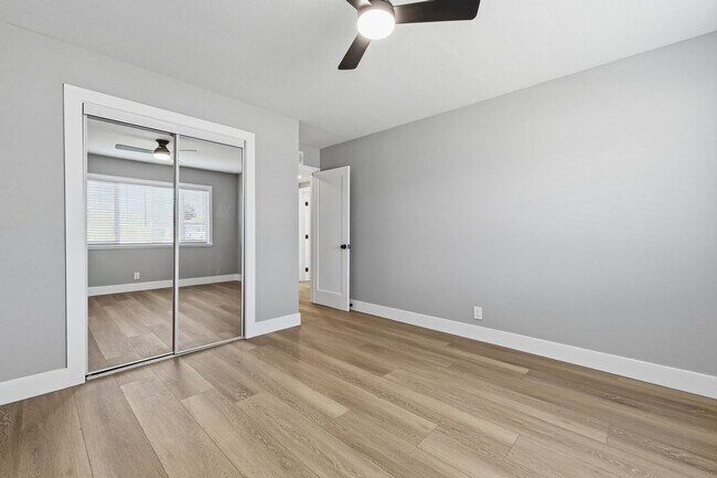 Building Photo - Donner