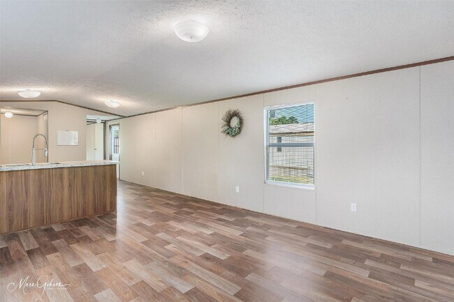 Building Photo - "Charming 3-Bedroom Home with 2 Full Baths in Prime Bossier City Location!"