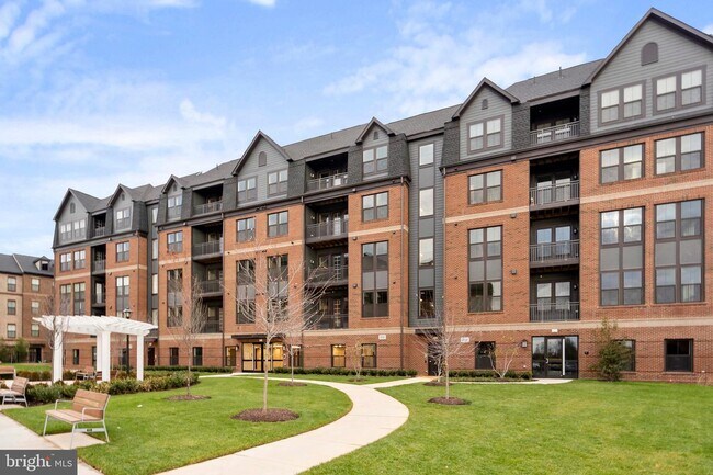Building Photo - 3927 Fair Ridge Dr