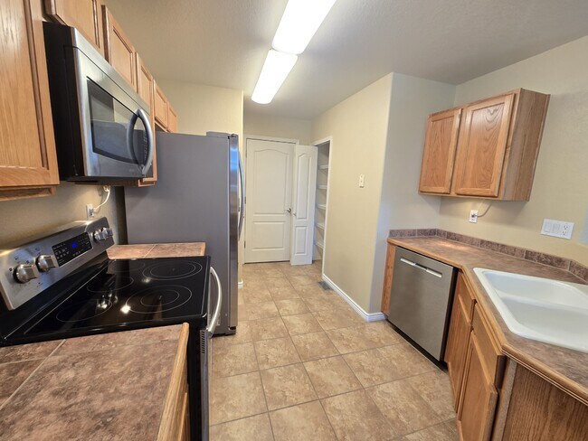 Building Photo - 7126 Sand Crest View