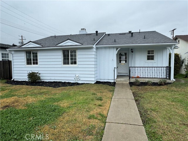 Primary Photo - 22051 Vanowen St