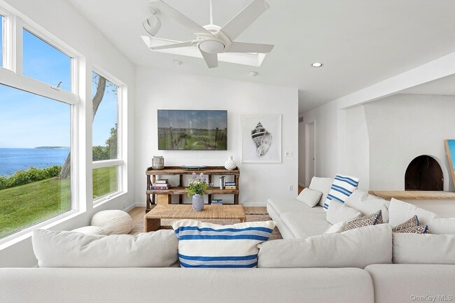 Building Photo - 31059 Middle Rd