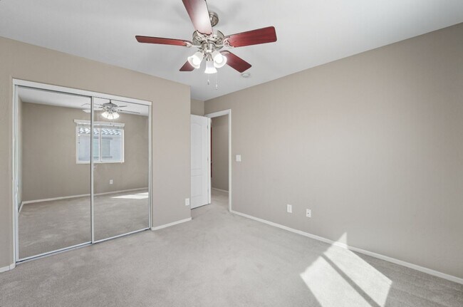 Building Photo - Stunning 3-bedroom, 2.5-bathroom home in t...