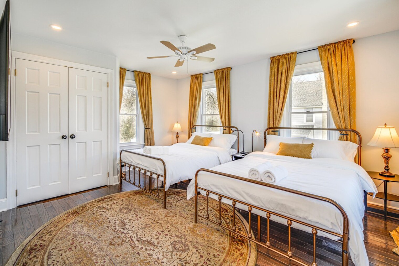 Building Photo - 6127 Longwood Ave