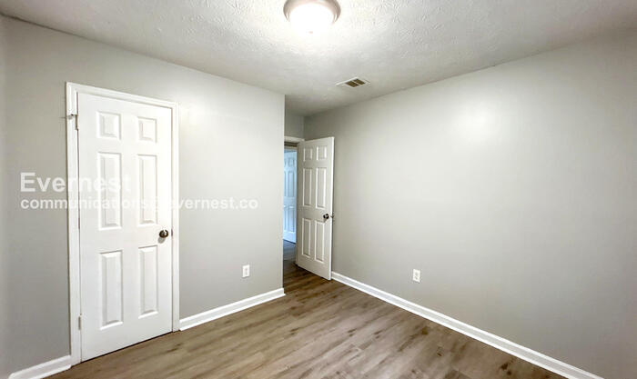 Building Photo - 2431 Corner Shoals Dr