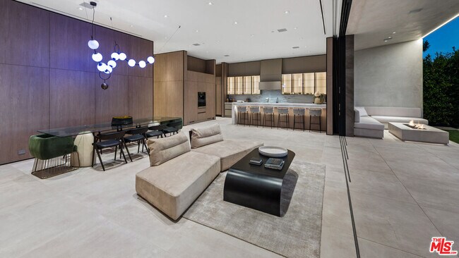 Building Photo - 9607 Highridge Dr