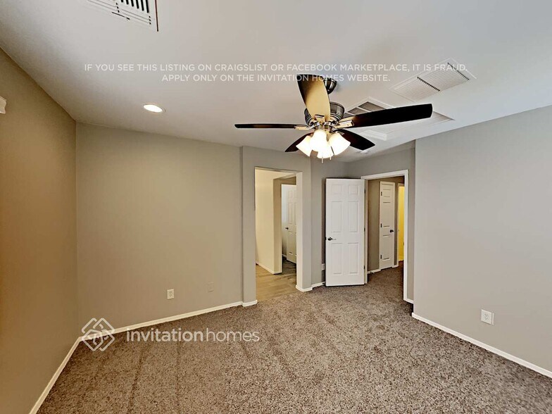 Building Photo - 252 N Sandal
