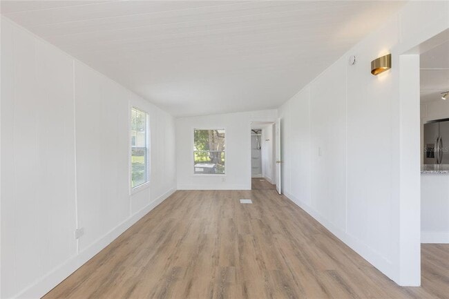 Building Photo - 814 Roseapple Ave