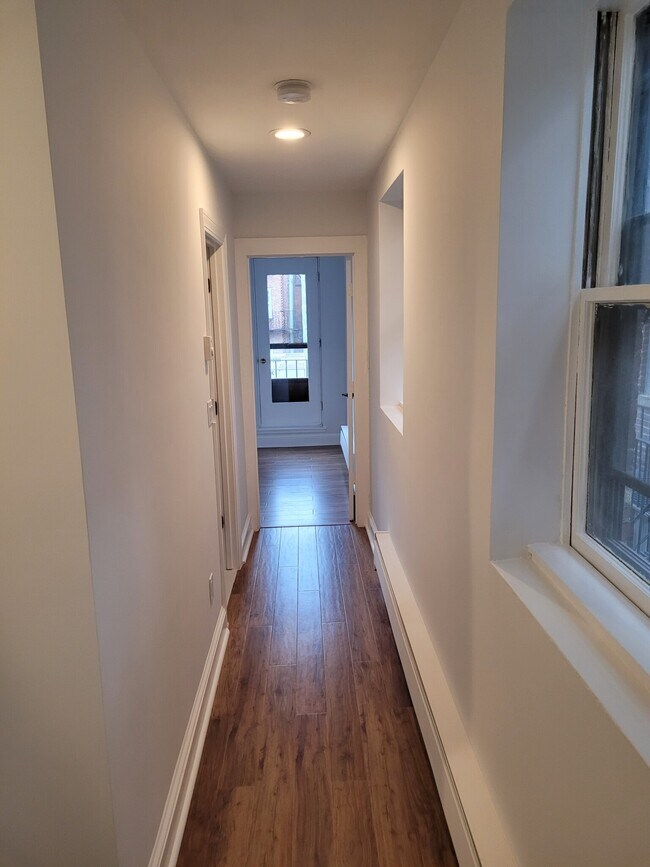 Building Photo - 226 Hanover St