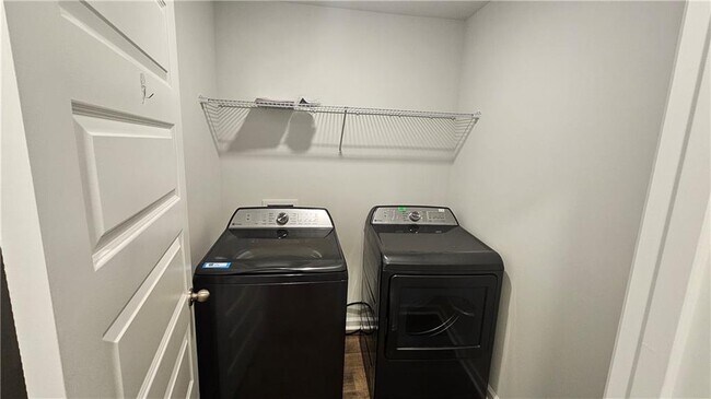 Building Photo - 511 Autumns Wood Cir W