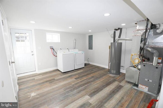Building Photo - 113 Nunnery Ln
