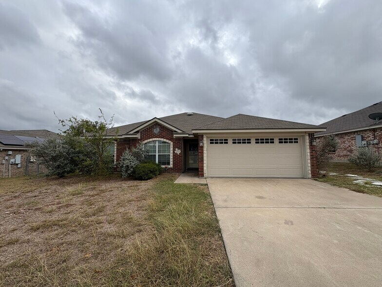 Primary Photo - 2404 Griffin Dr