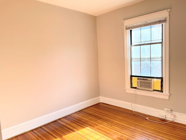 Building Photo - 1715 P St NW