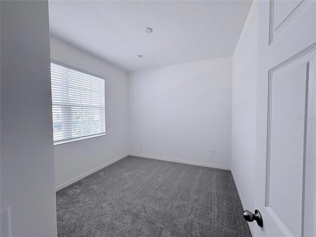 Building Photo - 609 Duke Dr