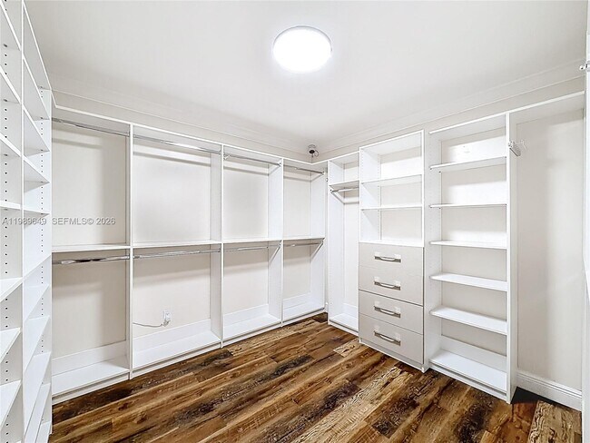 Building Photo - 4330 SW 7th St